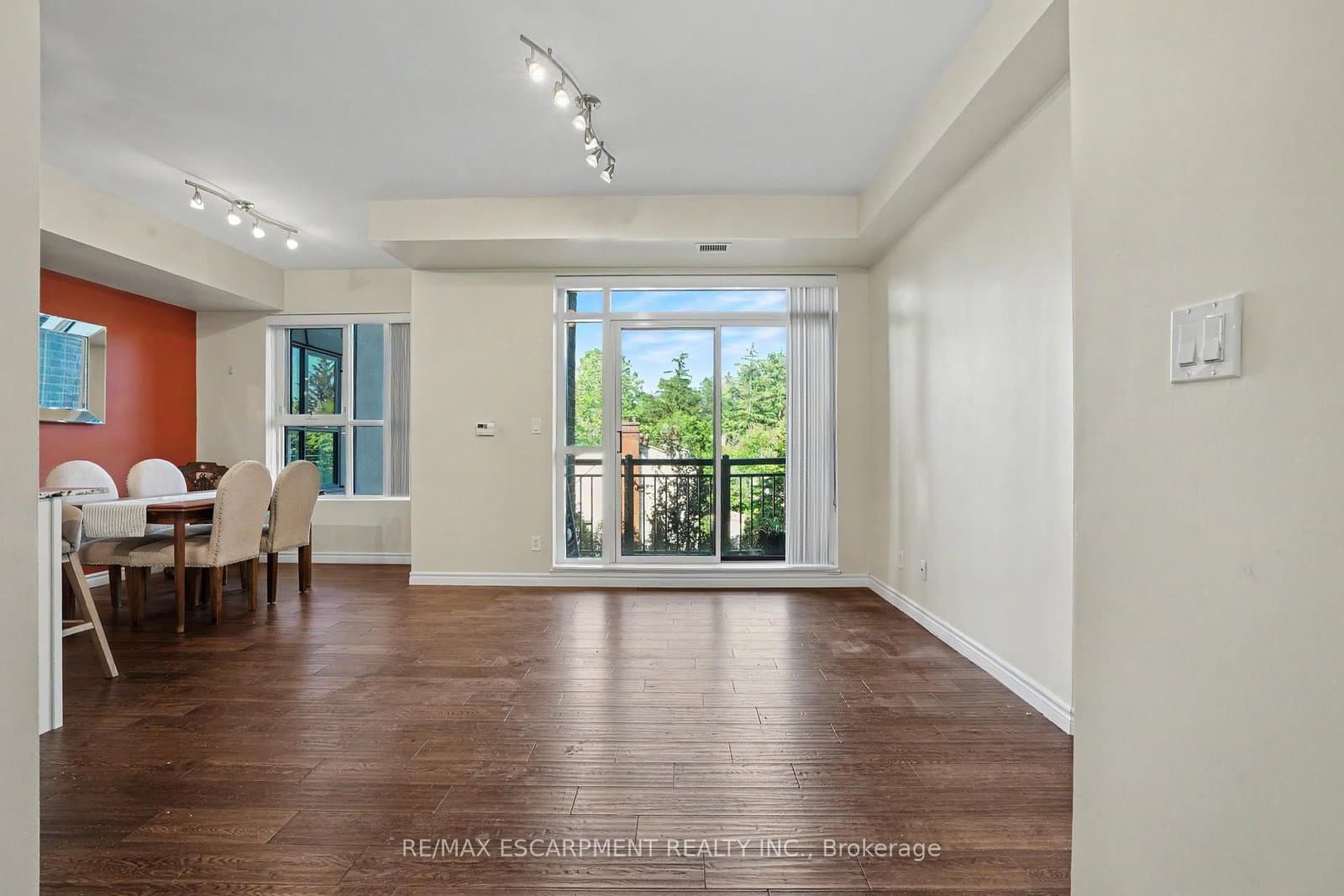 34 Plains Road E, Unit 206 - Image 5