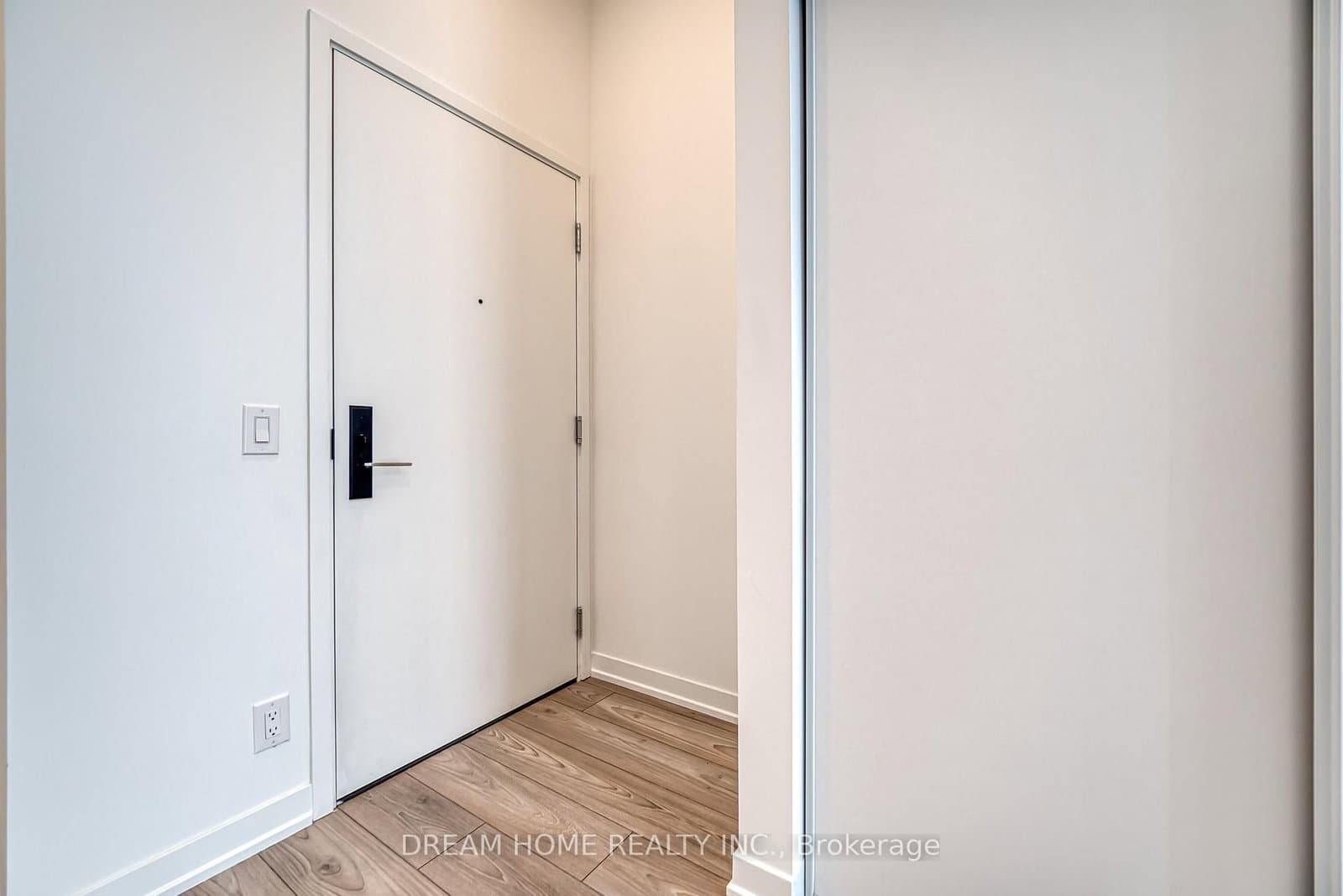285 Dufferin Street, Unit 705 - Image 4