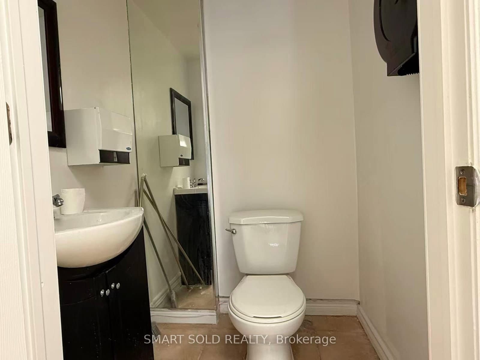 1590 Eglinton Avenue W, Unit Main Flr + Bsmt - Image 6