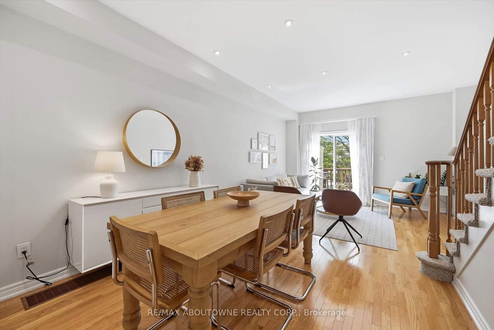678 Rowley Common - Image 4