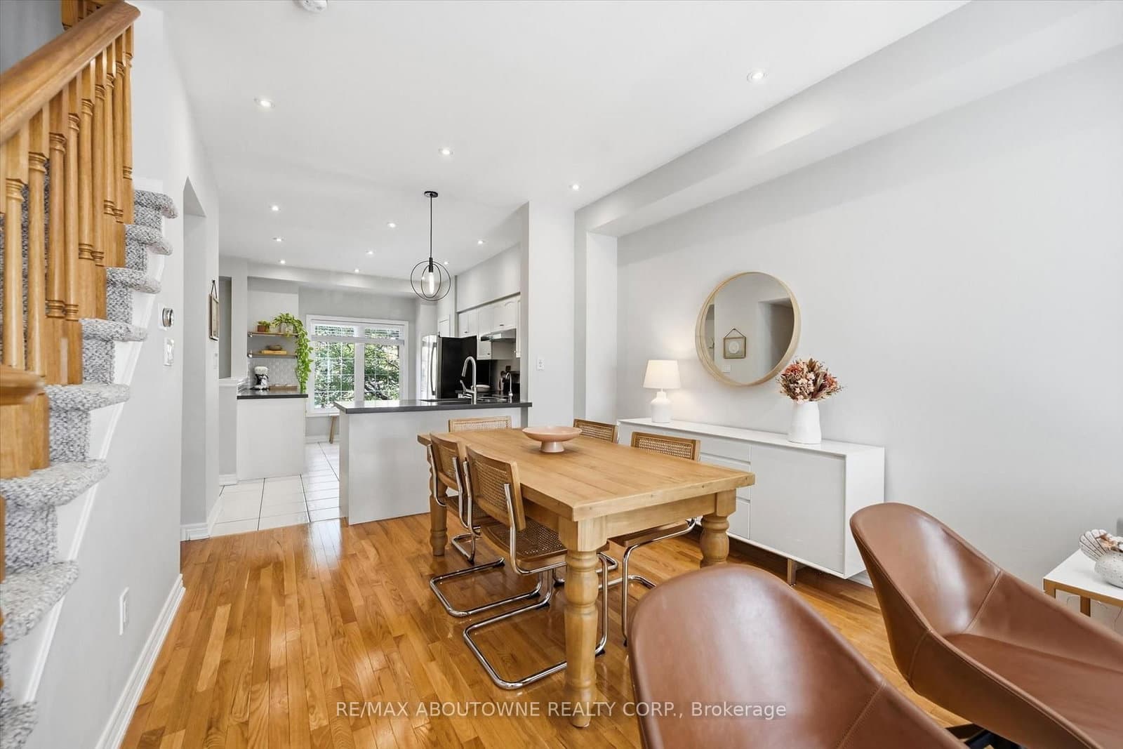 678 Rowley Common - Image 5