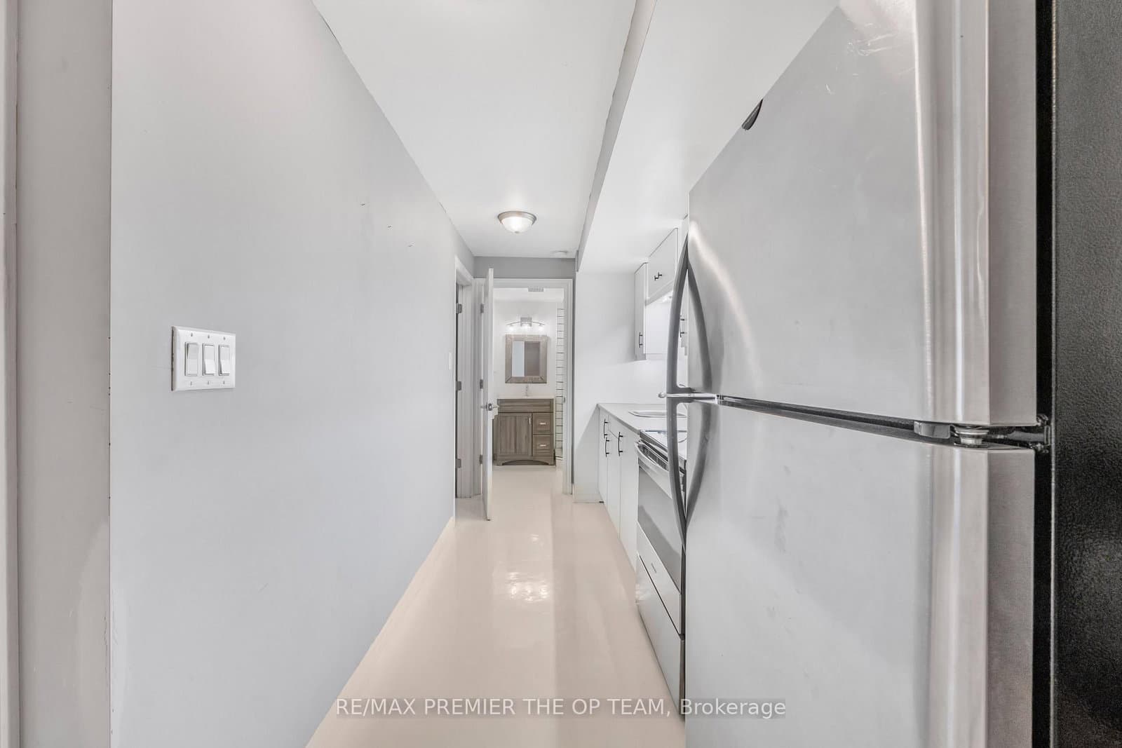 223 Landsbridge Street, Unit Lower - Image 4