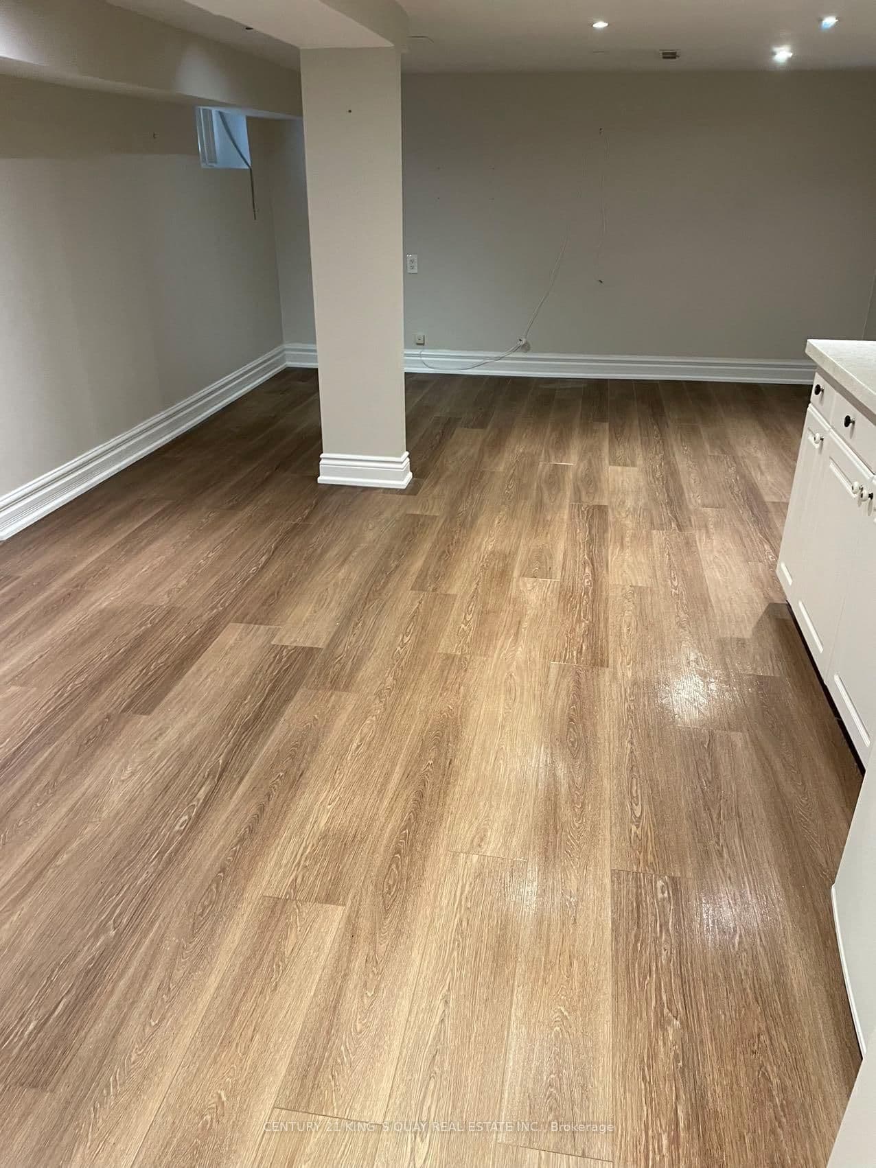 154 Sorauren Avenue, Unit Lower - Image 3