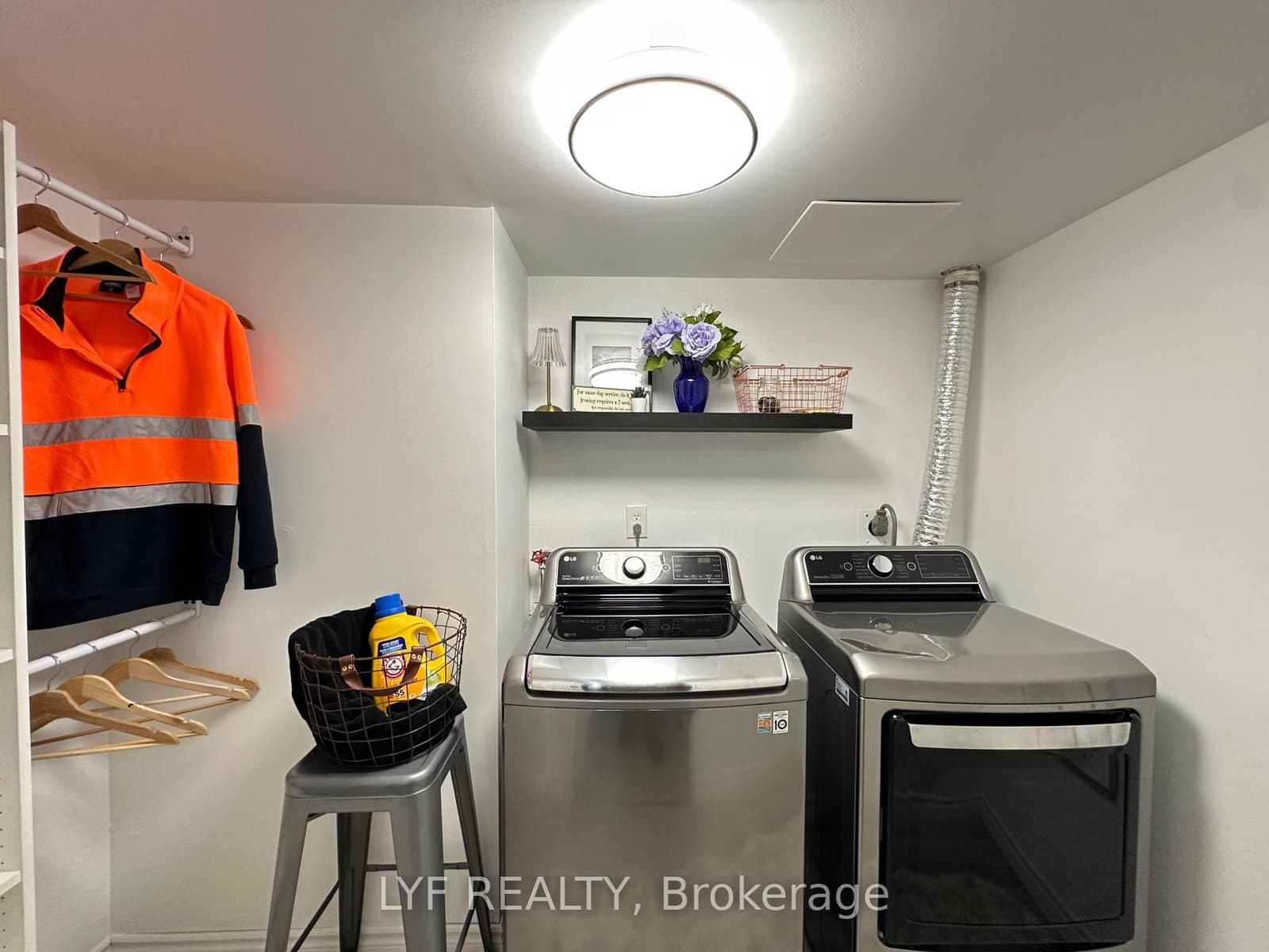 81 MILLSIDE Drive, Unit 401 - Image 4
