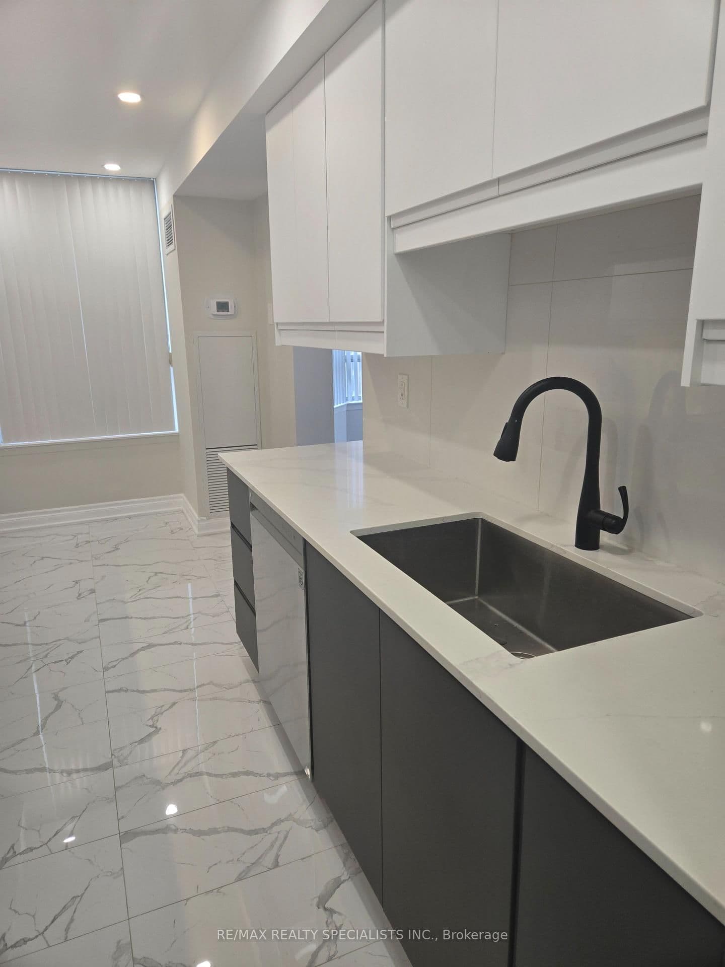 135 Hillcrest Avenue, Unit 1204(Partially Furnished) - Image 3
