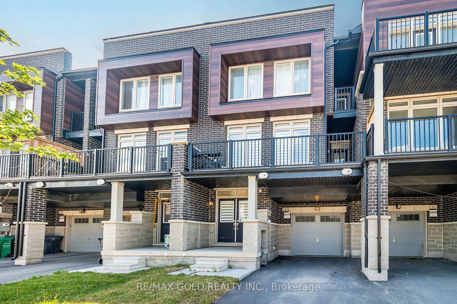44 Donald Ficht Crescent - Image 1