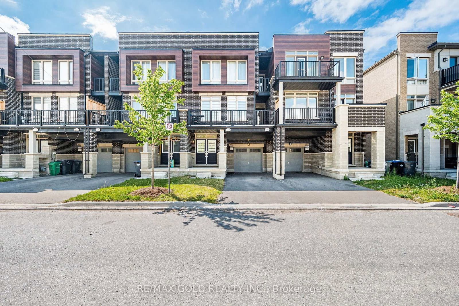 44 Donald Ficht Crescent - Image 2
