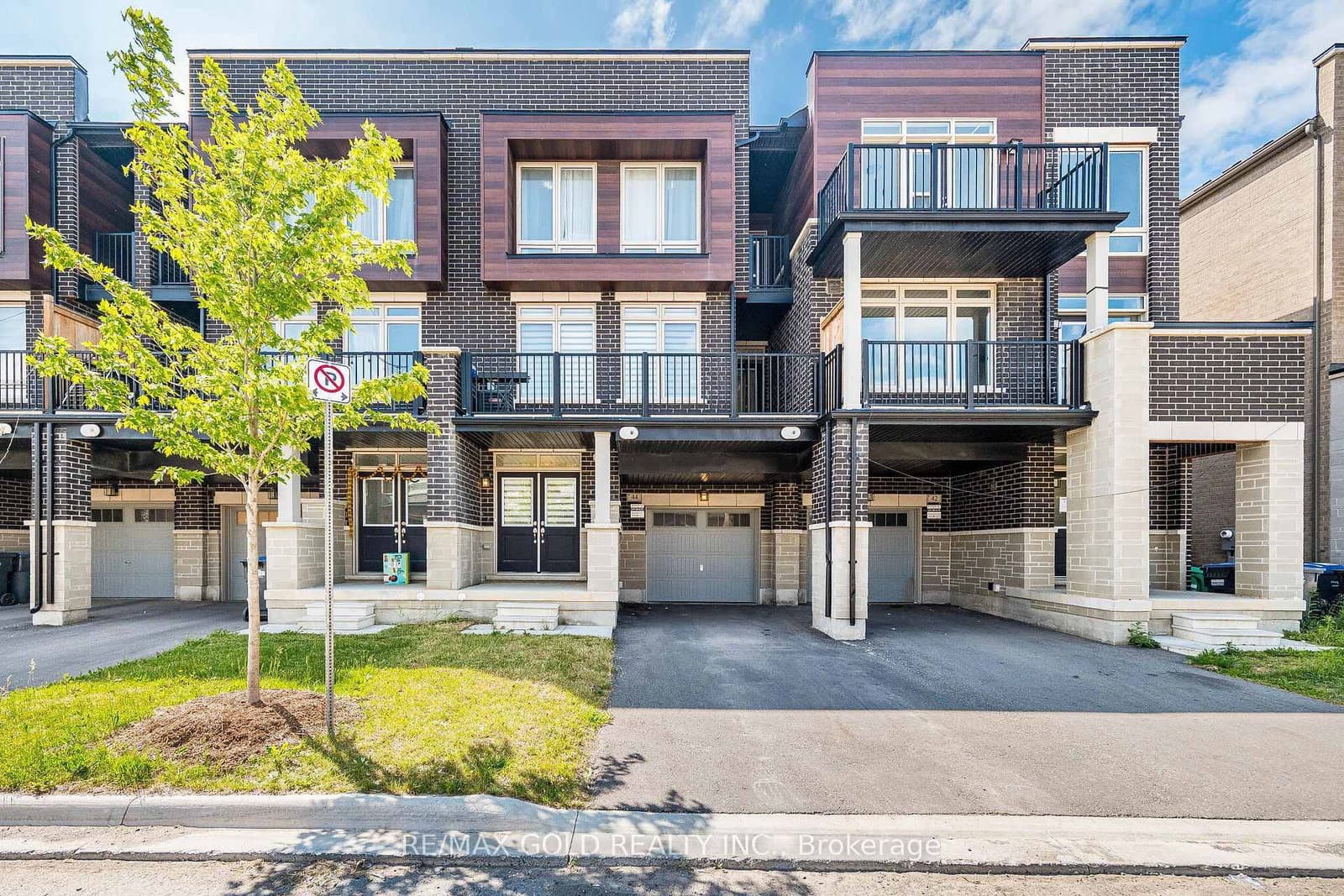 44 Donald Ficht Crescent - Image 3