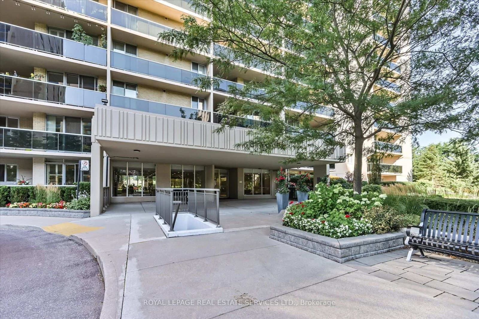 812 Burnhamthorpe Road, Unit 309 - Image 2