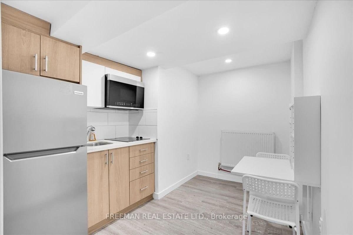 15 Thorburn Avenue, Unit B03 - Image 3
