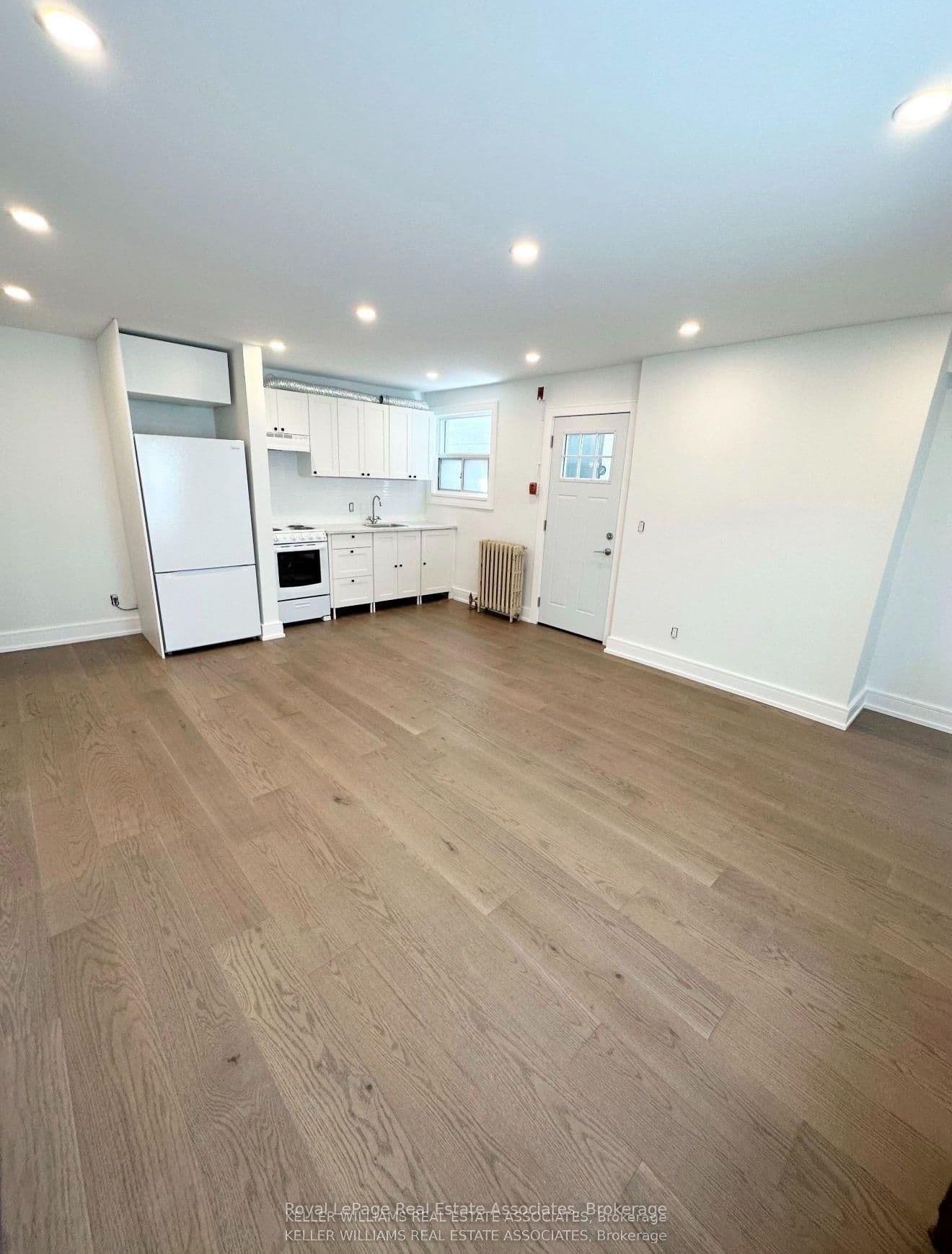 237 Lakeshore Road E, Unit 4 - Image 5