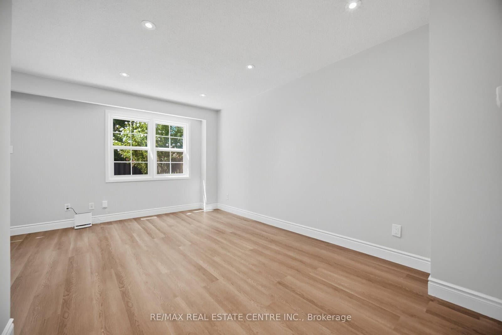 1951 Rathburn Road E, Unit 177 - Image 4