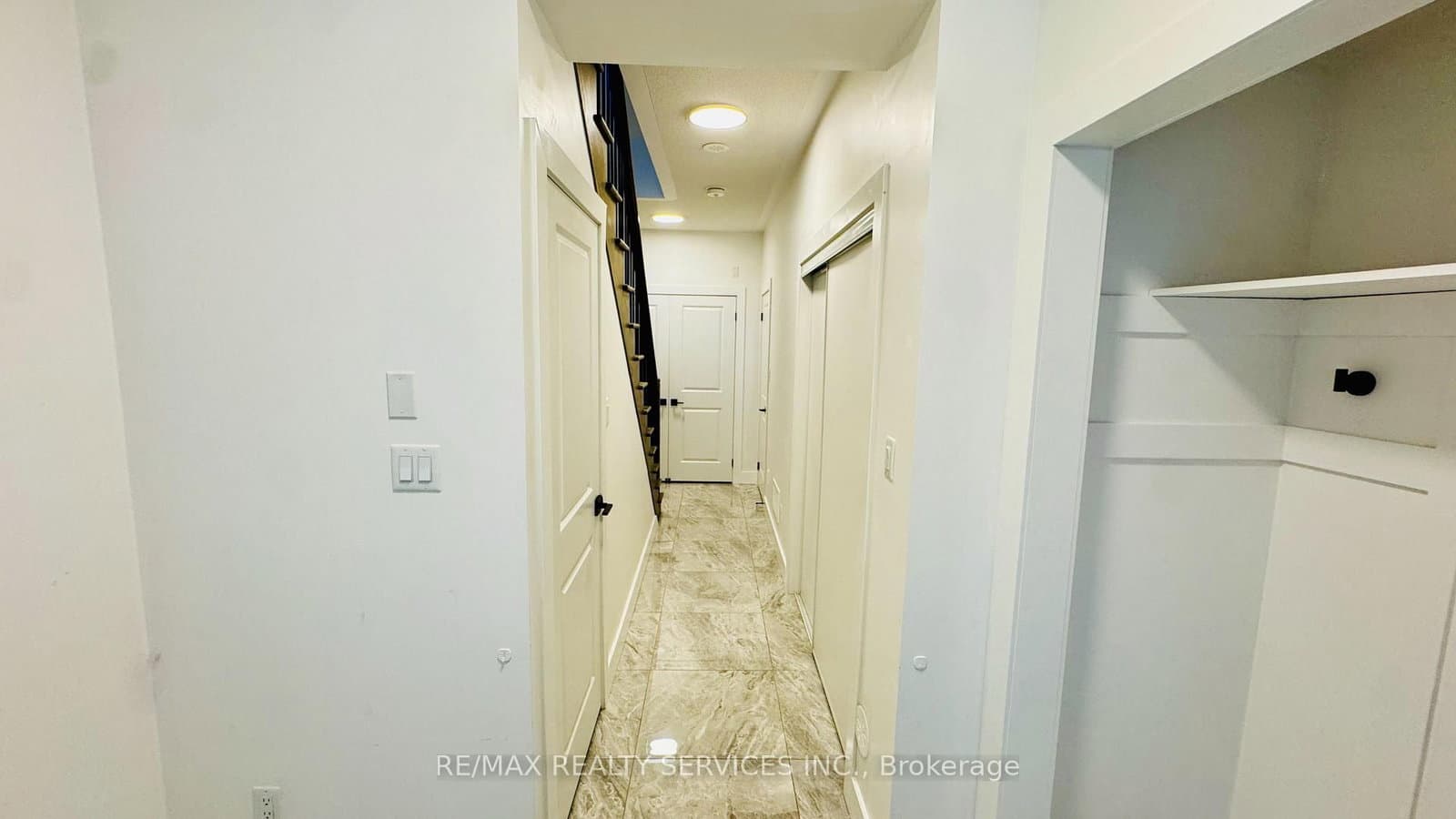 1159 Lloyd Landing - Image 4
