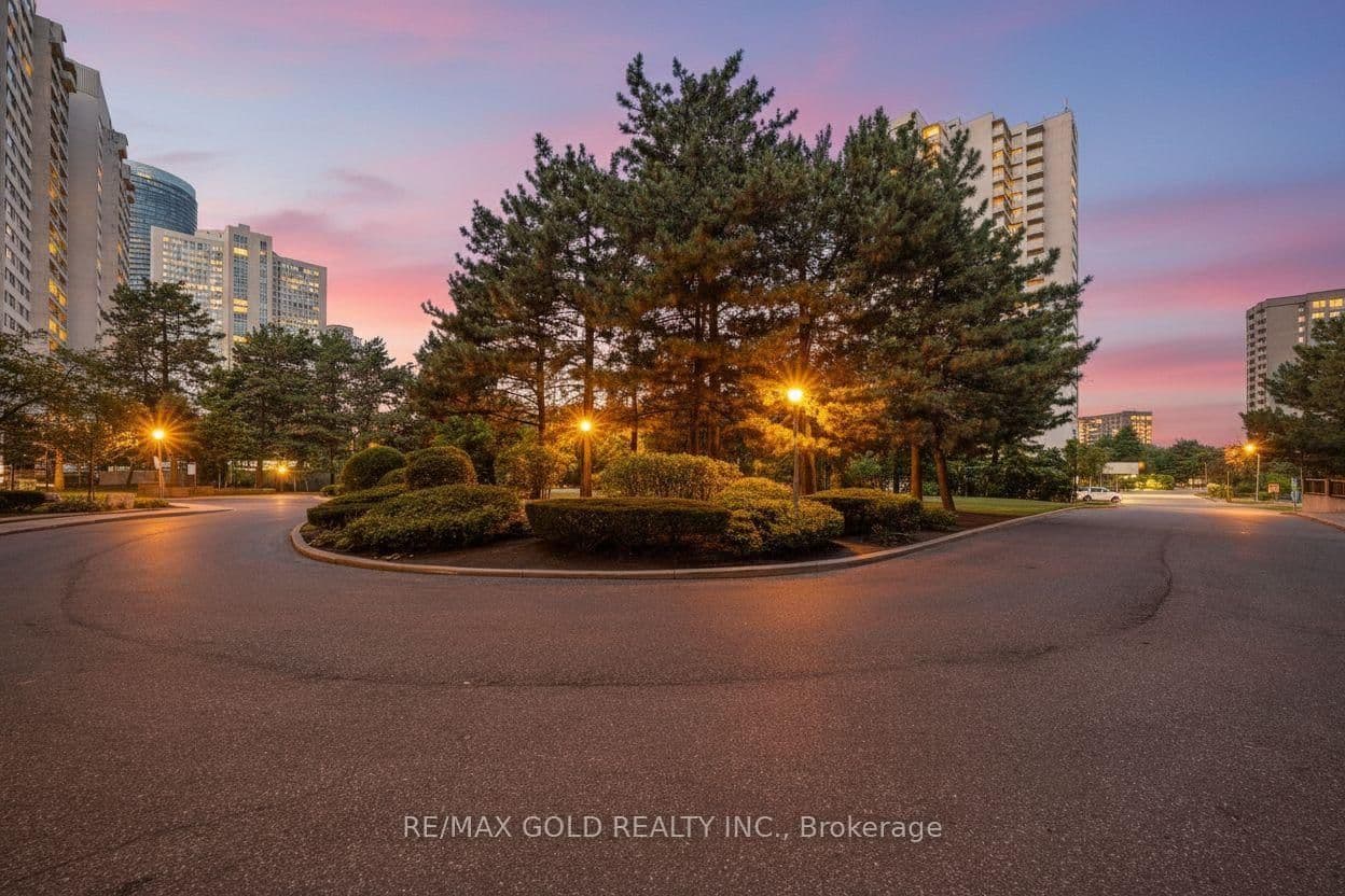 3590 Kaneff Crescent, Unit 1913 - Image 4