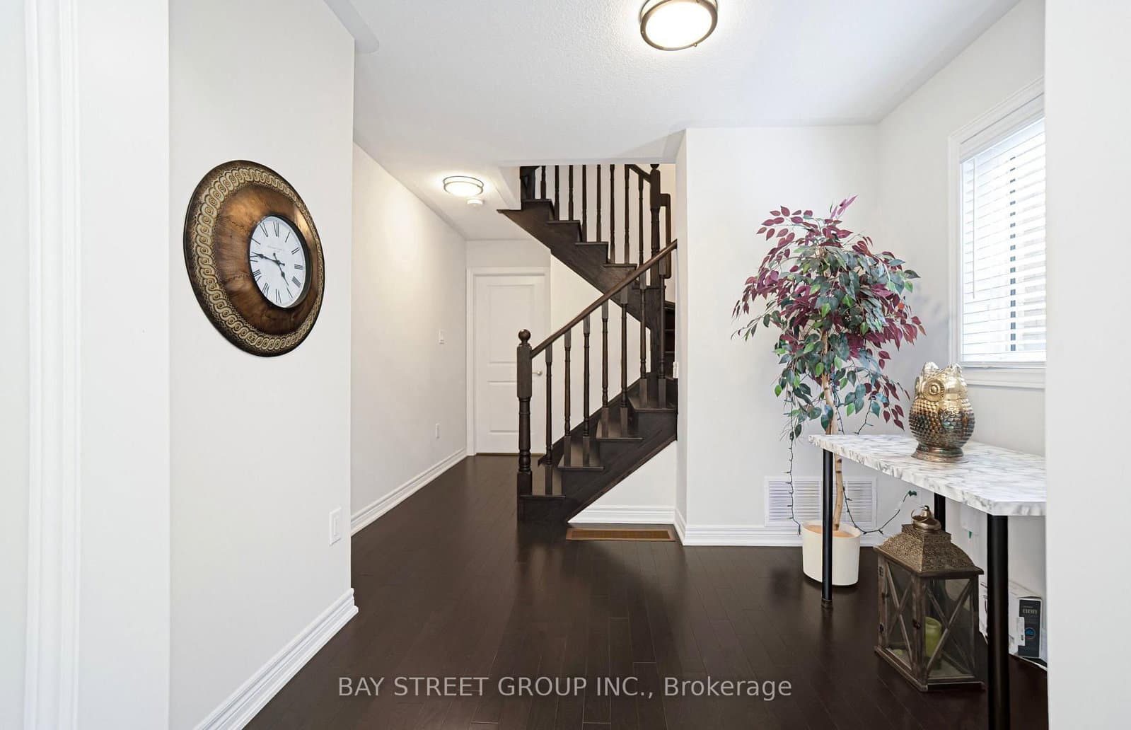53 Fruitvale Circle - Image 4