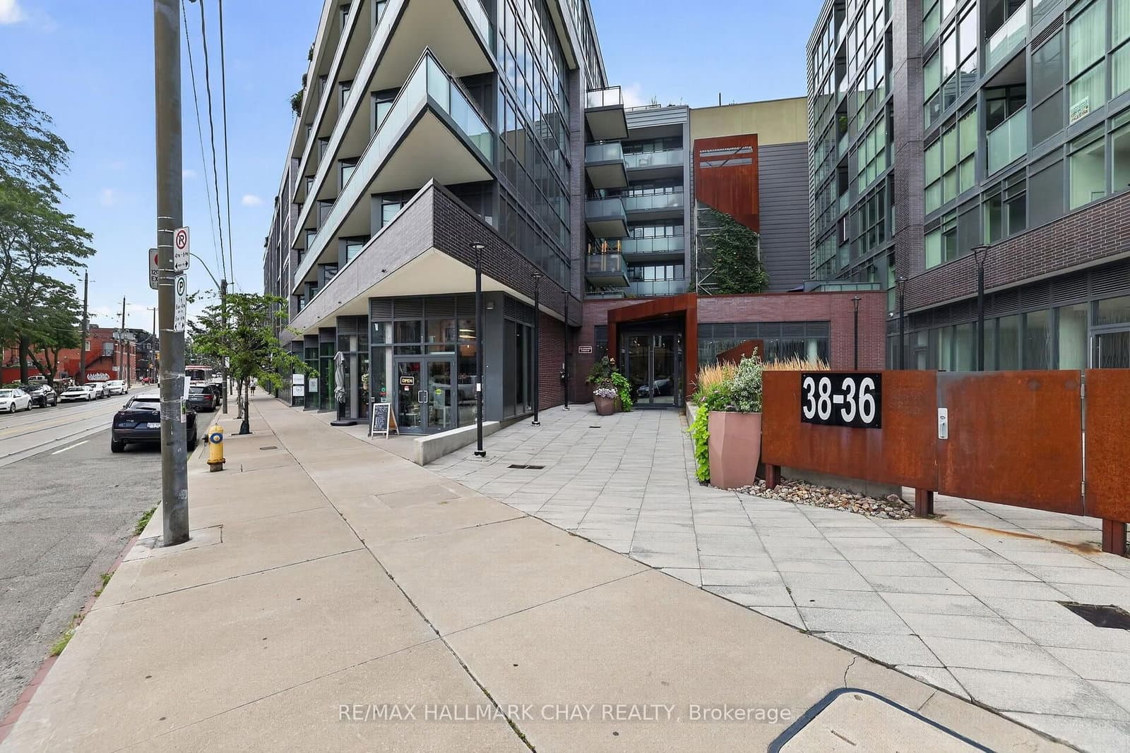 38 Howard Park Avenue, Unit 523 - Image 3