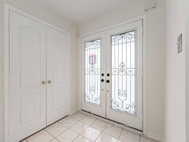 114 River Rock Crescent - Image 2