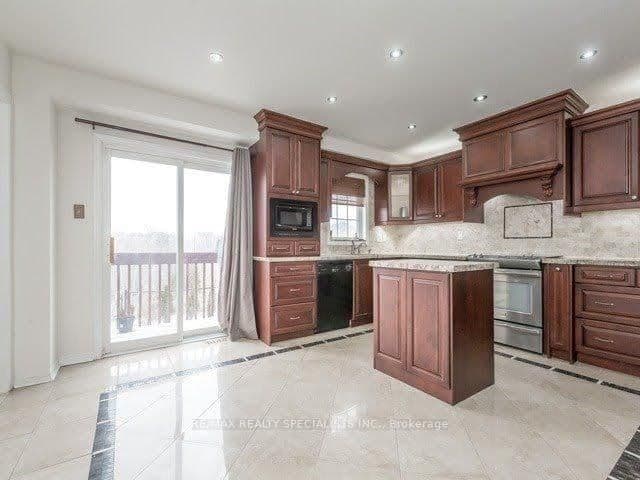 114 River Rock Crescent - Image 3