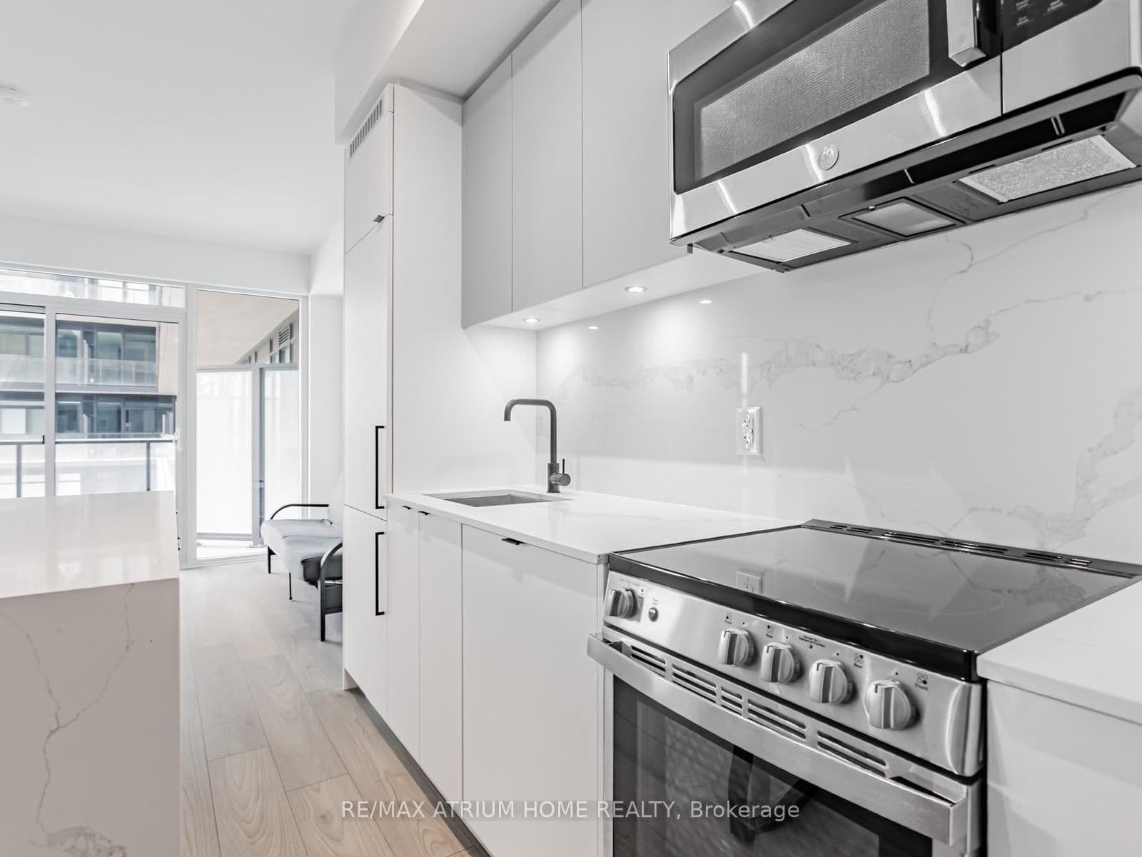 285 Dufferin Street, Unit 827 - Image 4