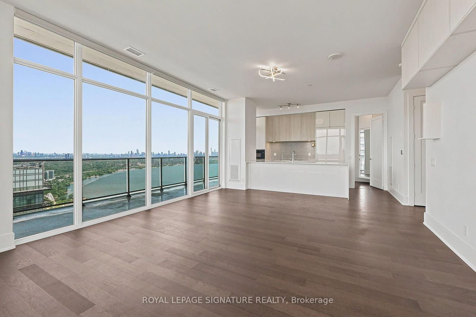 70 ANNIE CRAIG Drive, Unit LPH 1 - Image 3