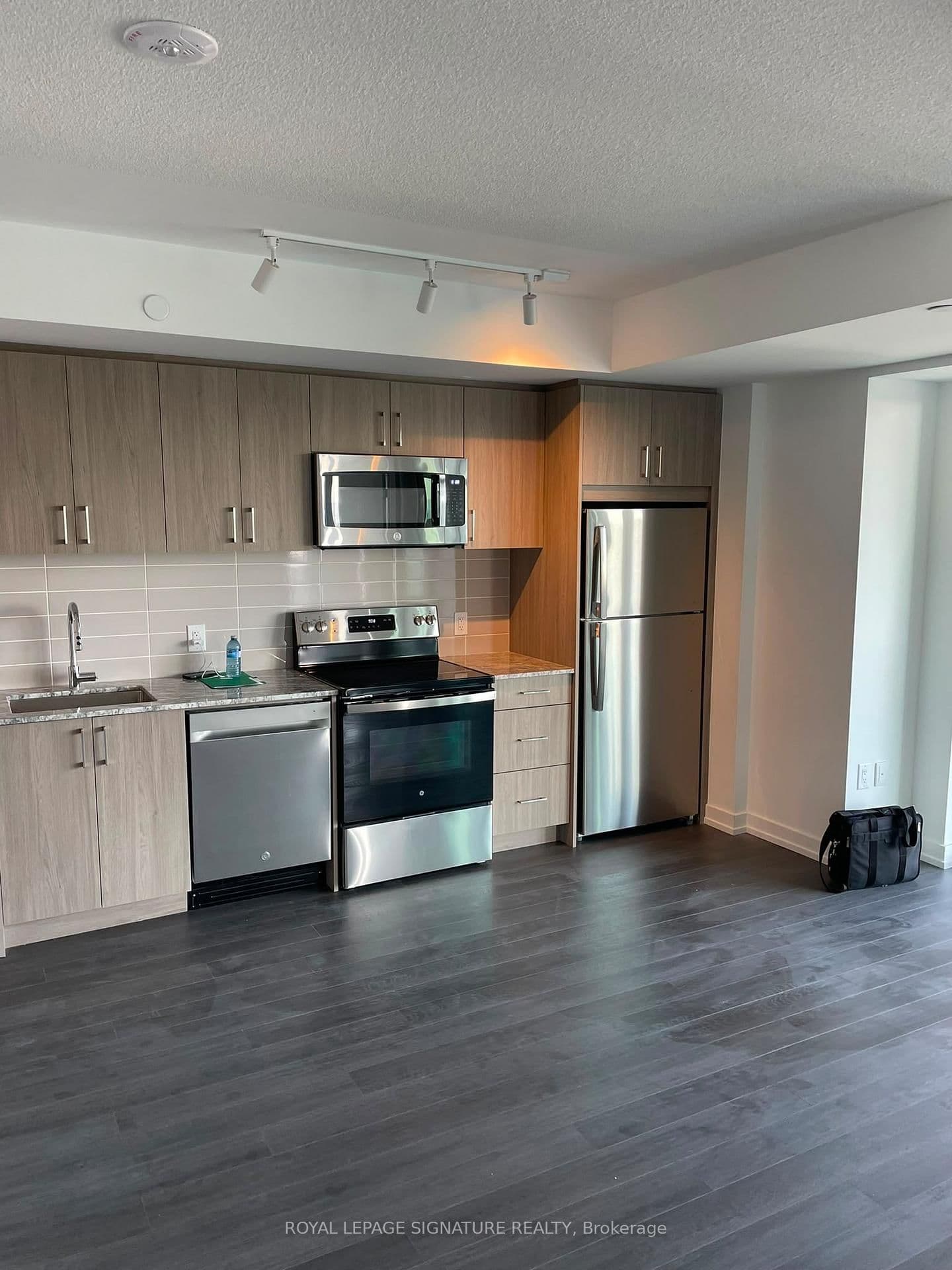4010 Eglinton Avenue W, Unit 1421 - Image 4