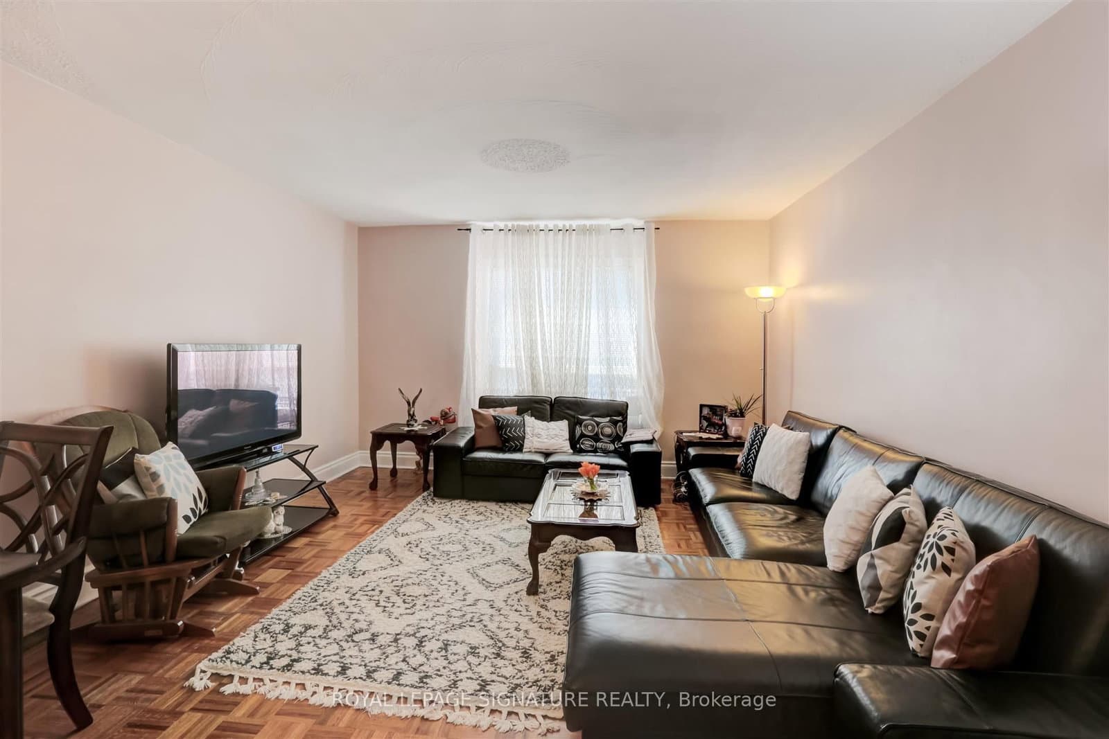 3142 Dundas Street W - Image 3
