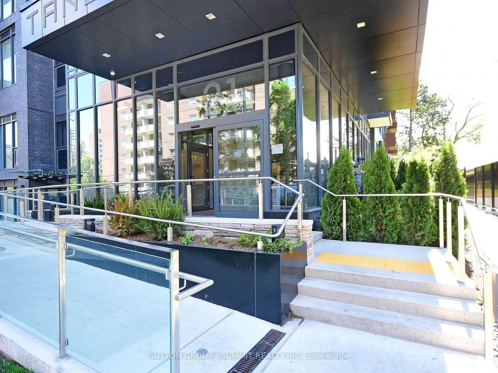 21 PARK Street E, Unit 1606 - Image 3