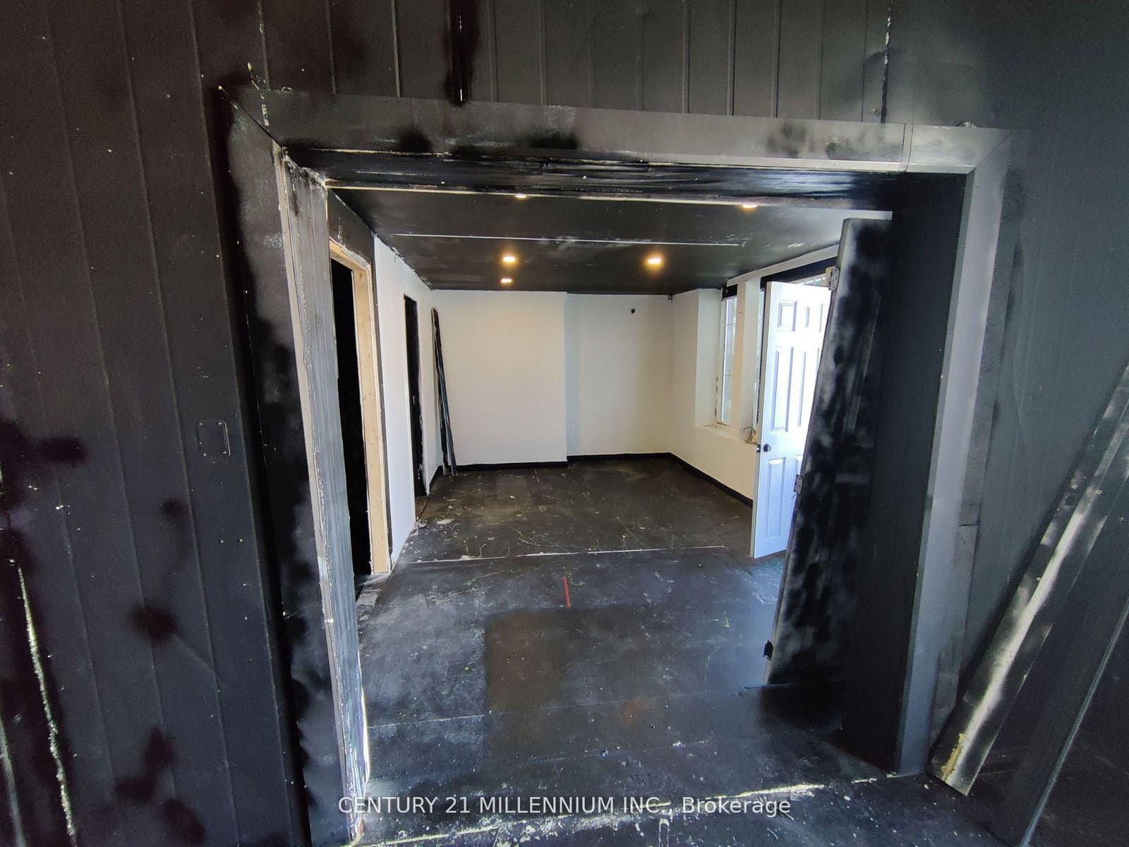 1 Steinway Boulevard, Unit 13 - Image 3