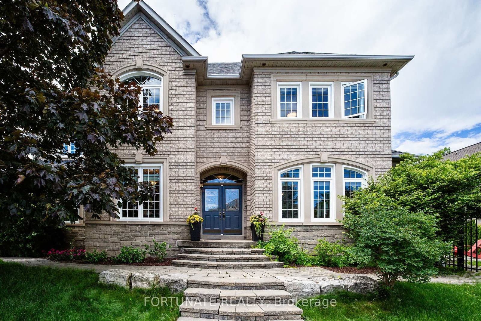 2071 Pinevalley Crescent - Image 3