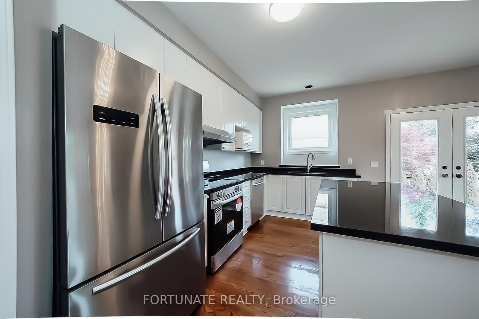 2071 Pinevalley Crescent - Image 6