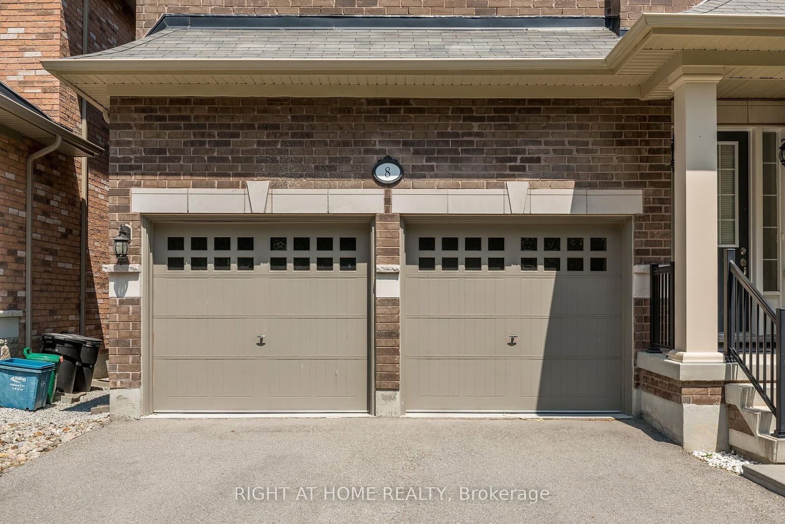 8 Monarch Drive - Image 2