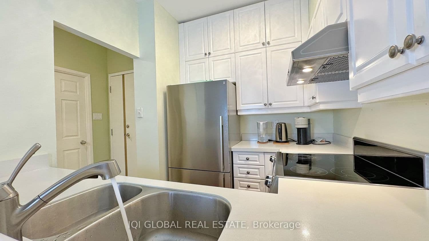 2511 Lakeshore Road W, Unit 109 - Image 4