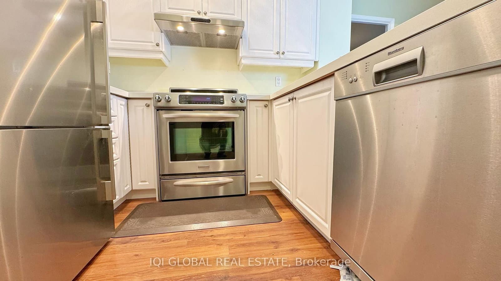 2511 Lakeshore Road W, Unit 109 - Image 5