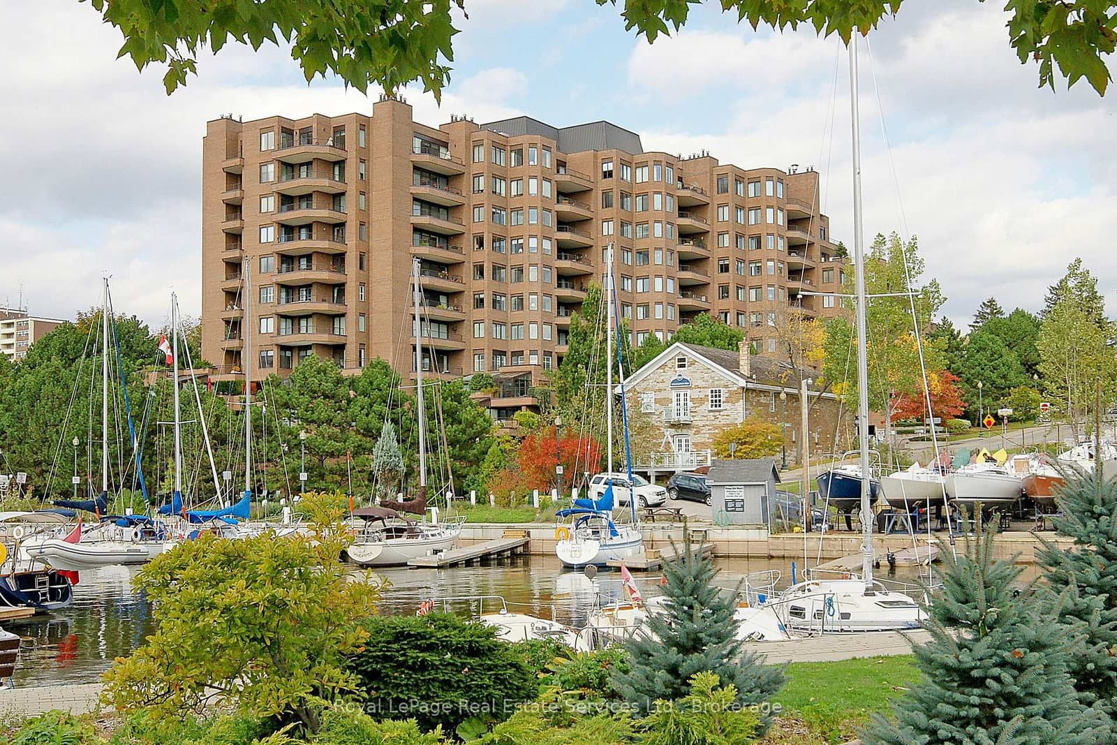 100 Lakeshore Road E, Unit 1105 - Image 1