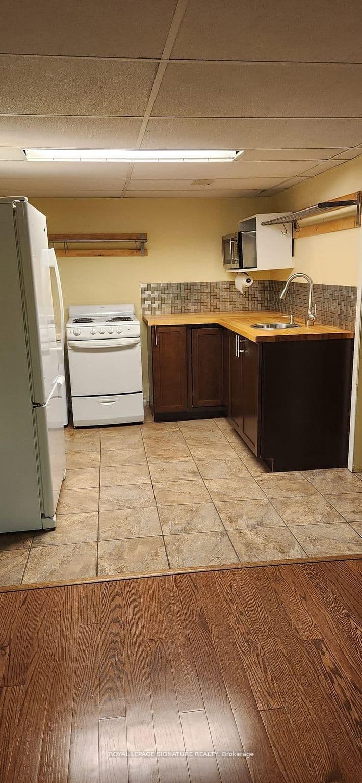 9 Mohawk Avenue, Unit Lower - Image 5