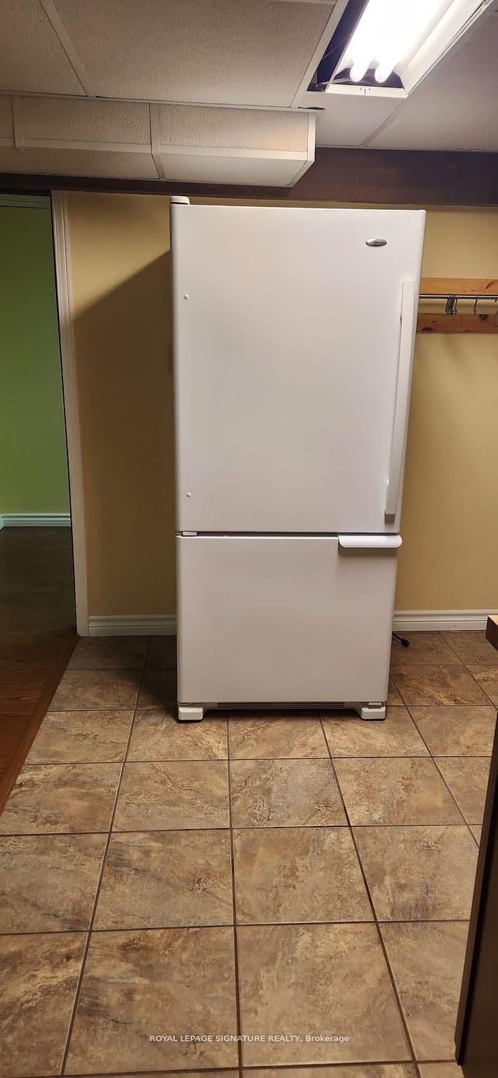 9 Mohawk Avenue, Unit Lower - Image 6