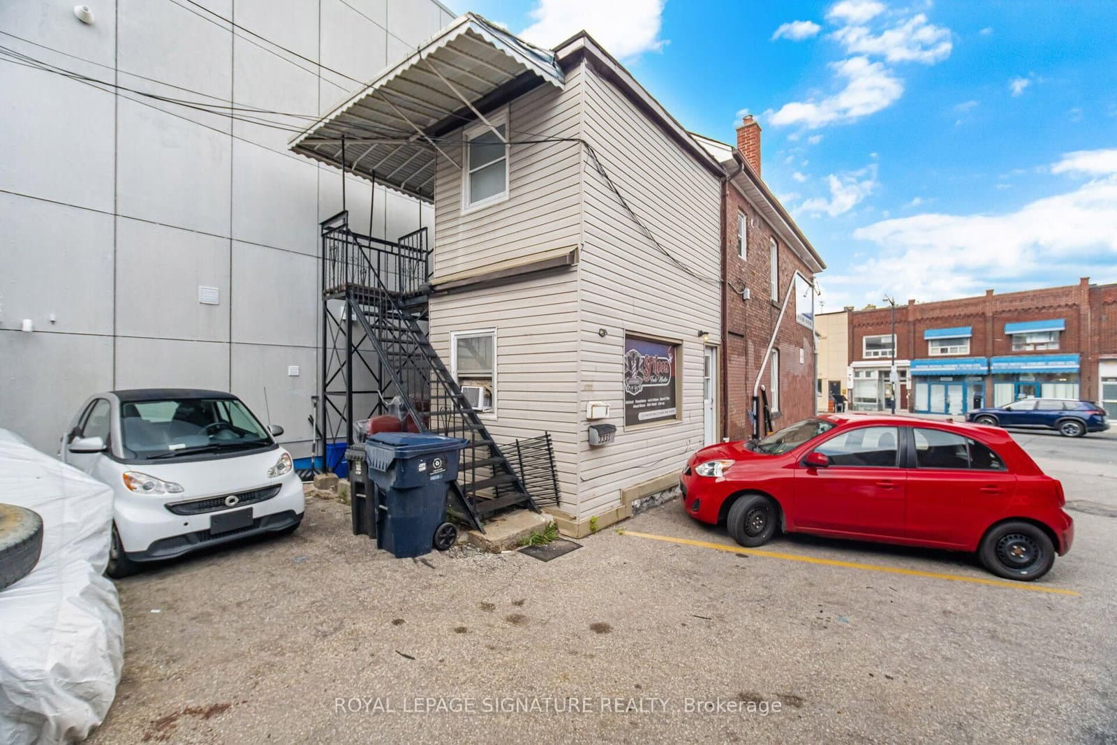 3331 Dundas Street W - Image 1
