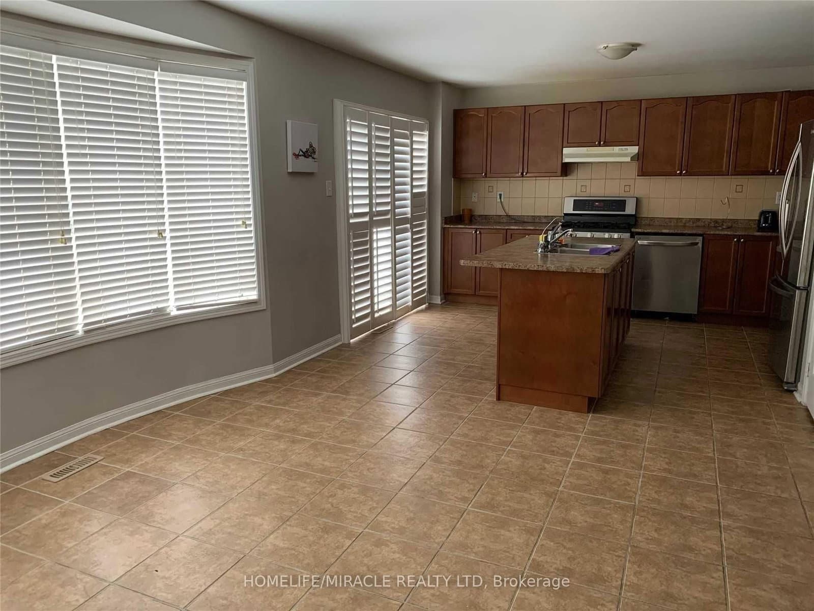 1509 Marshall Crescent - Image 5