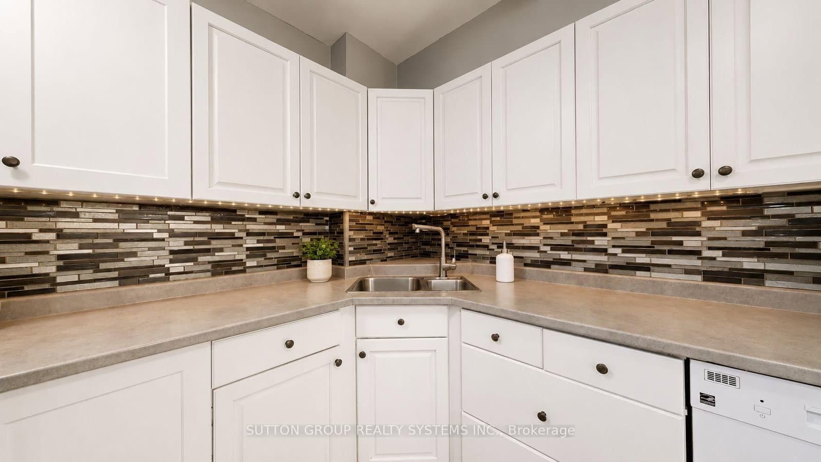85 Emmett Avenue, Unit 1811 - Image 6