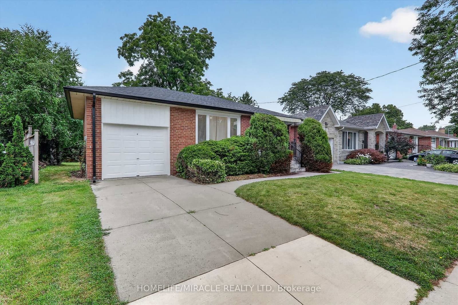 18 Elderfield Crescent - Image 2