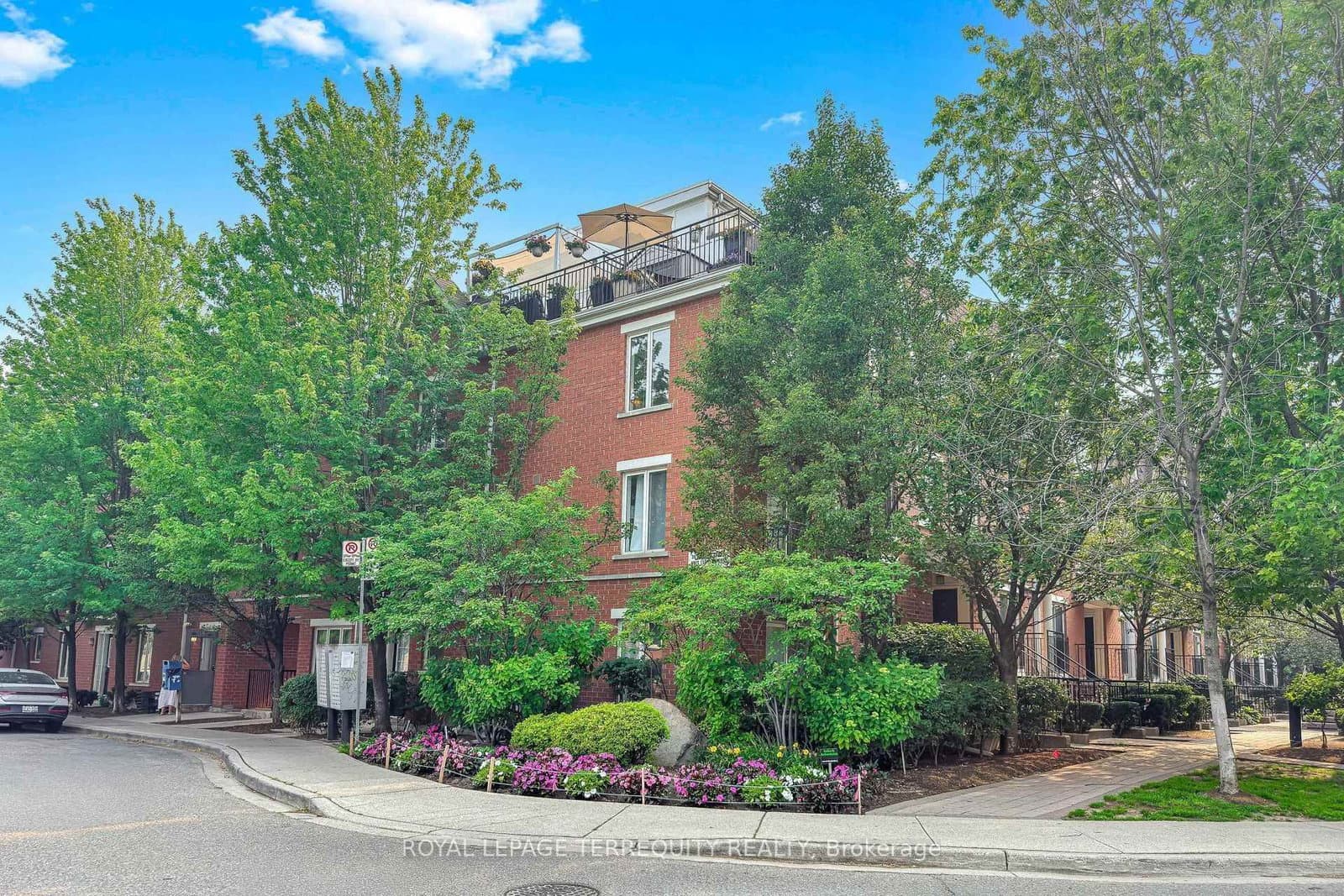 26 Laidlaw Street, Unit 1501C - Image 1
