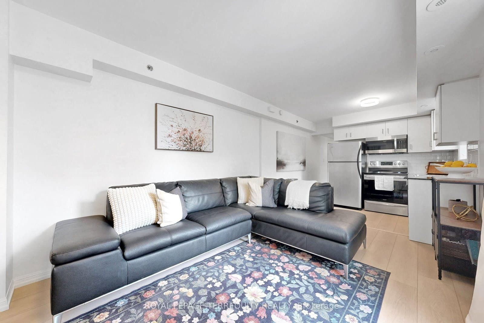 26 Laidlaw Street, Unit 1501C - Image 4