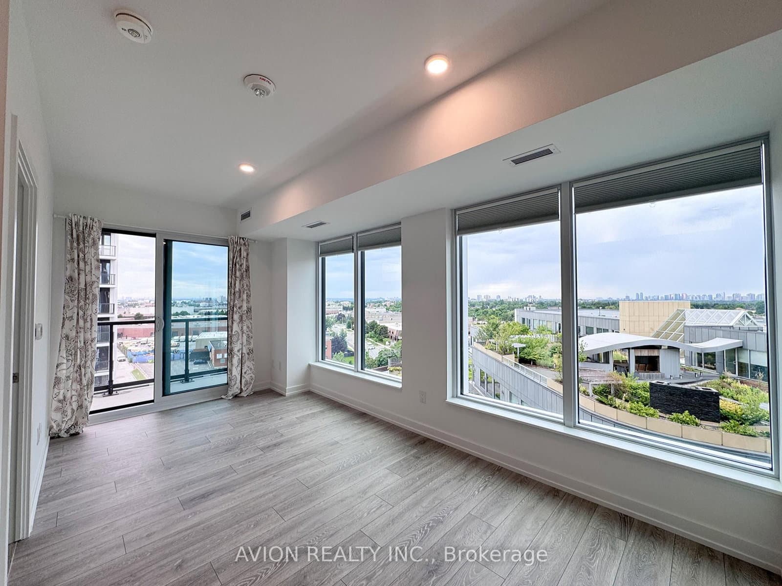 1100 Sheppard Avenue W, Unit 907 - Image 4