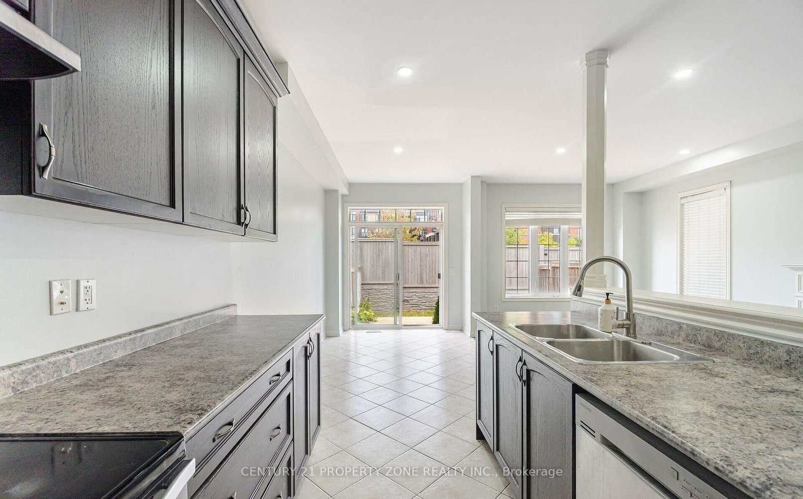 6 Dufay Road - Image 5