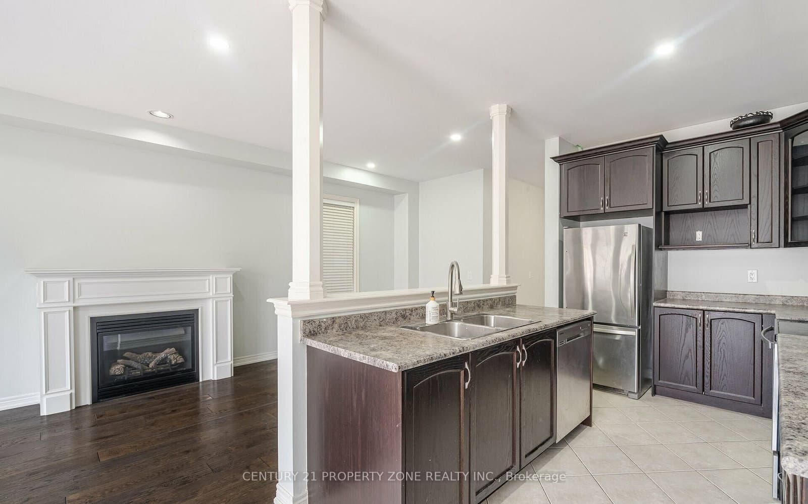 6 Dufay Road - Image 6