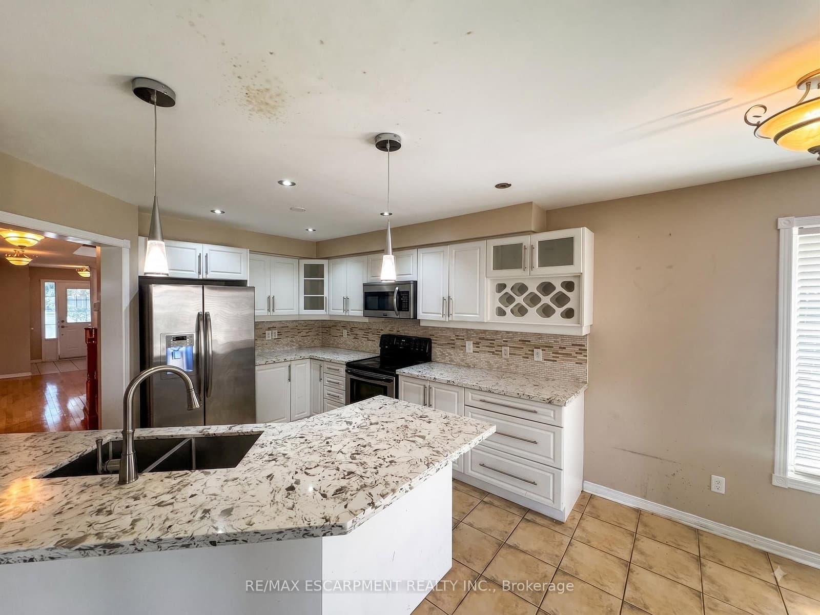 56 Peachleaf Crescent - Image 4
