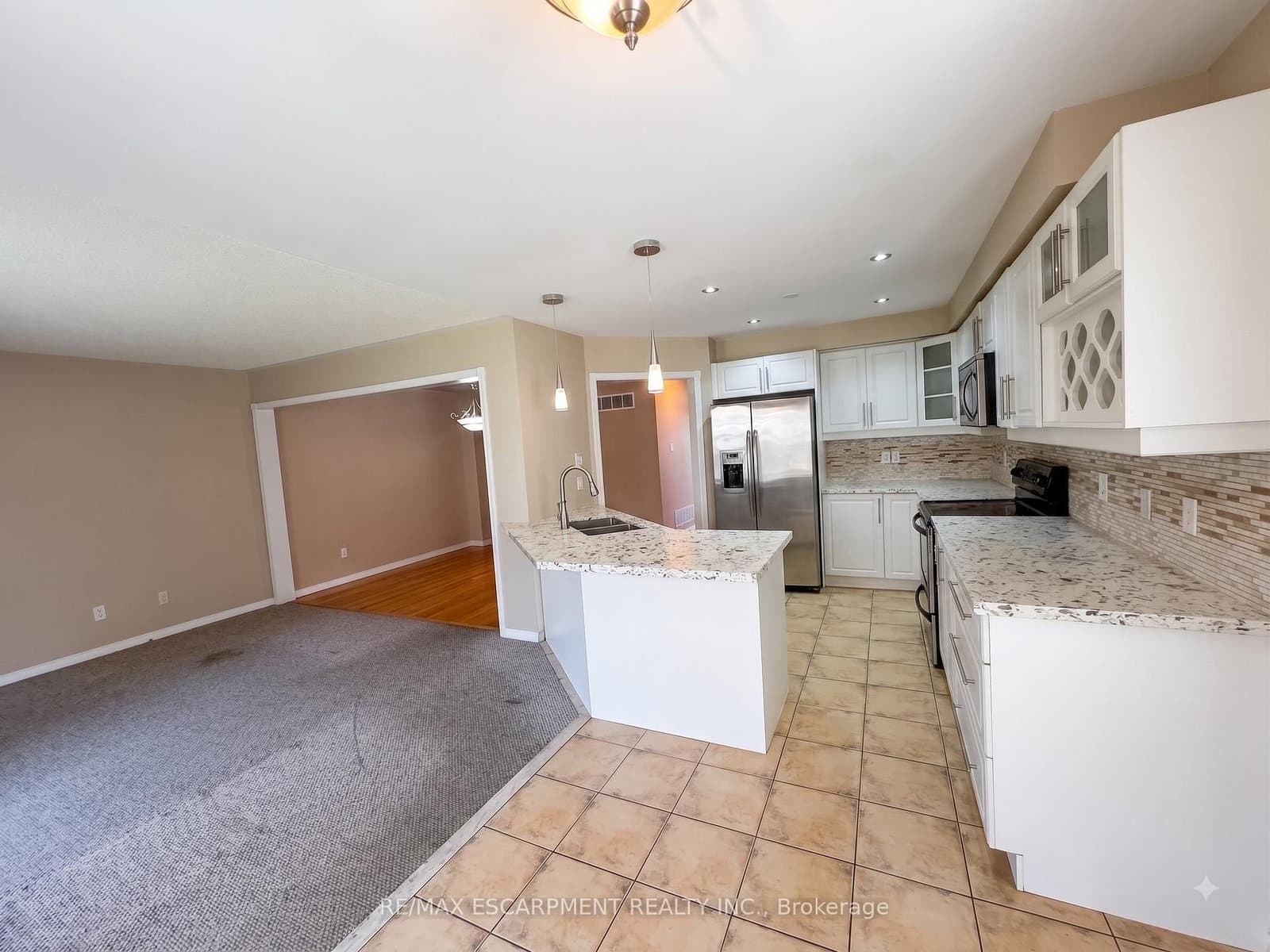 56 Peachleaf Crescent - Image 5