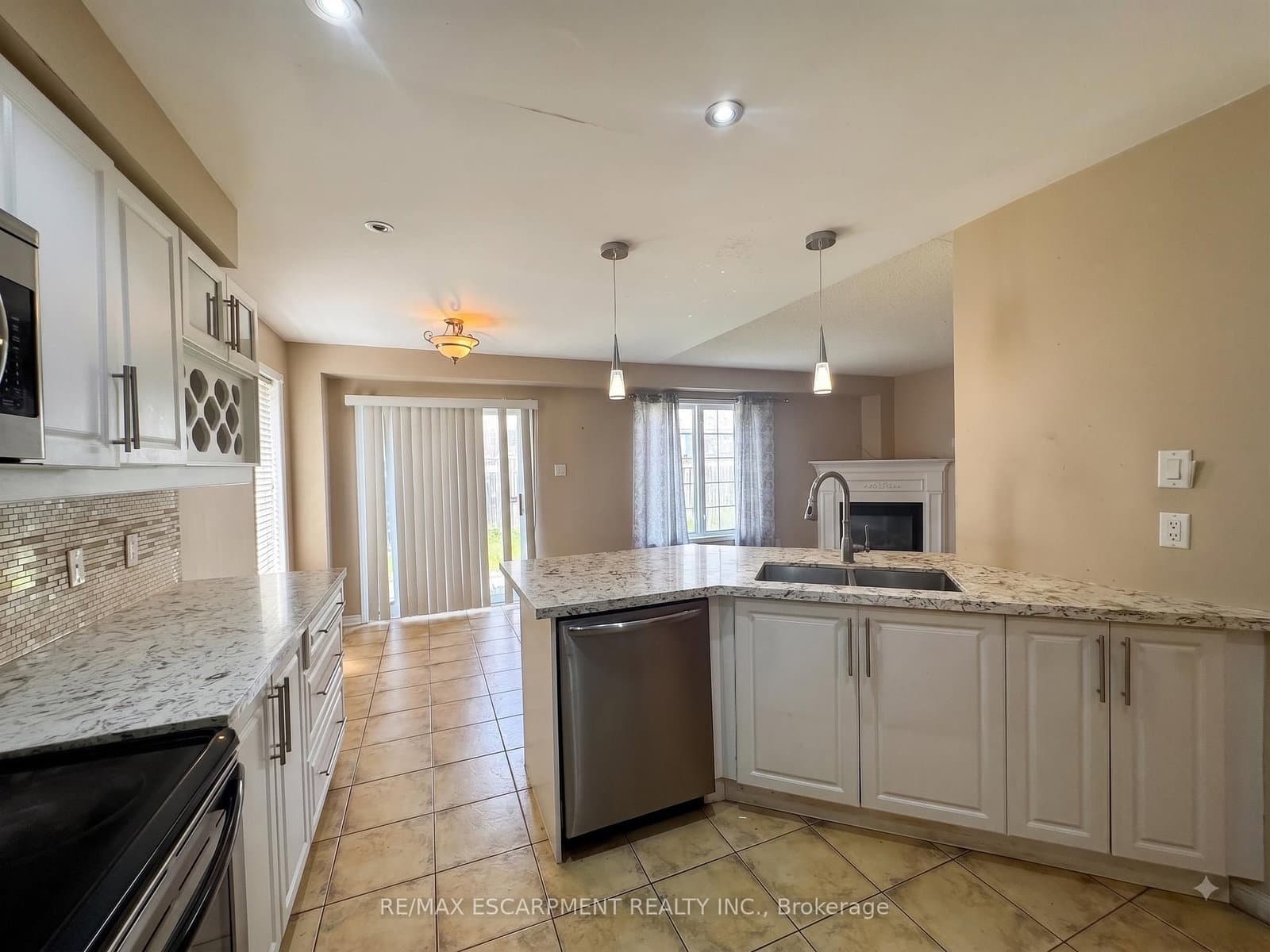 56 Peachleaf Crescent - Image 6