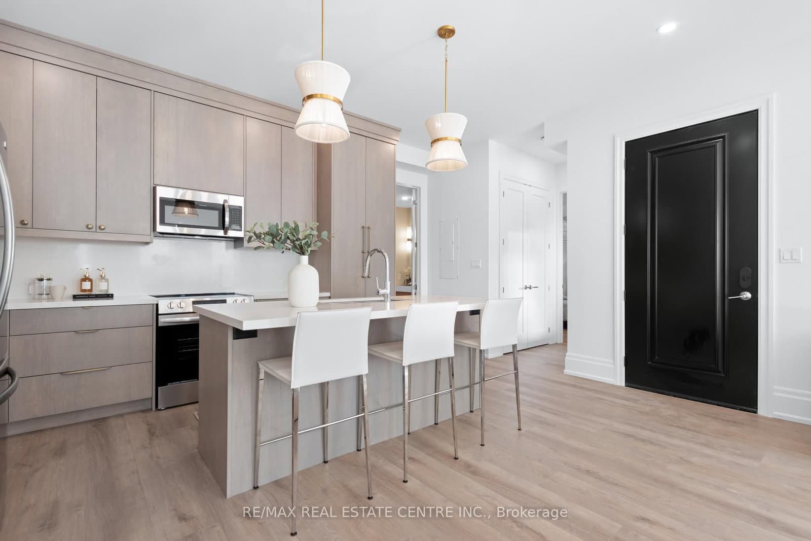 37 Armstrong Street, Unit 1 - Image 2