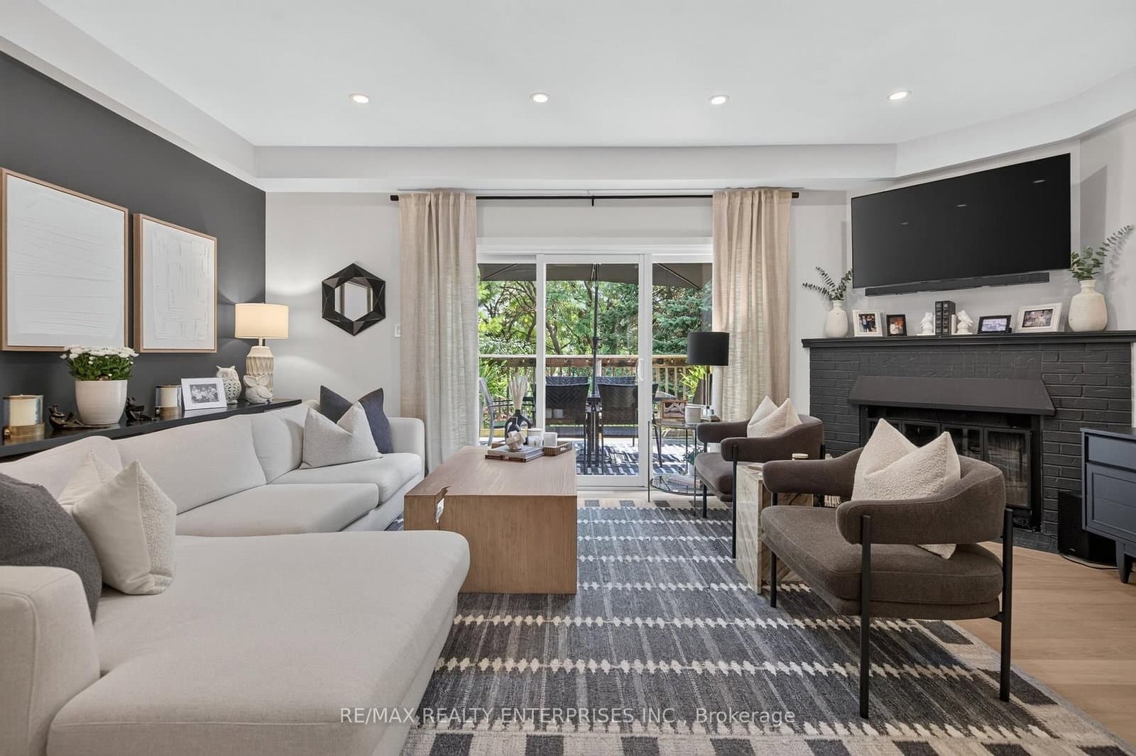 1160 Walden Circle, Unit 6 - Image 4